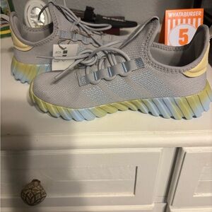 Adidas Kaptir Flow